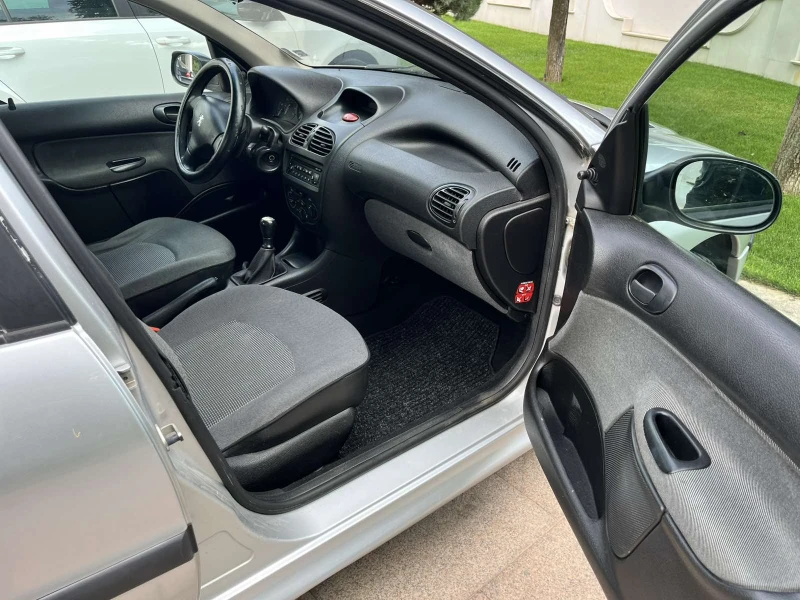 Peugeot 206, снимка 9 - Автомобили и джипове - 52504098
