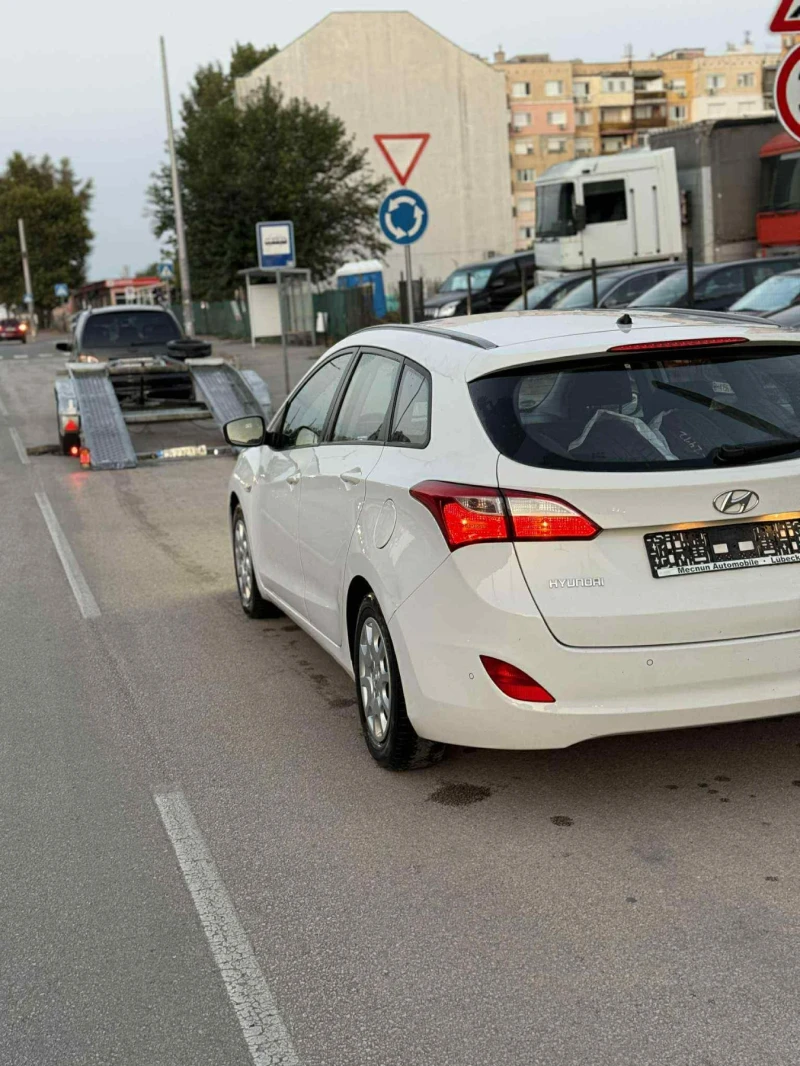 Hyundai I30 1.4CRDI 90кс / подгреви / комплект джанти, снимка 3 - Автомобили и джипове - 51724797