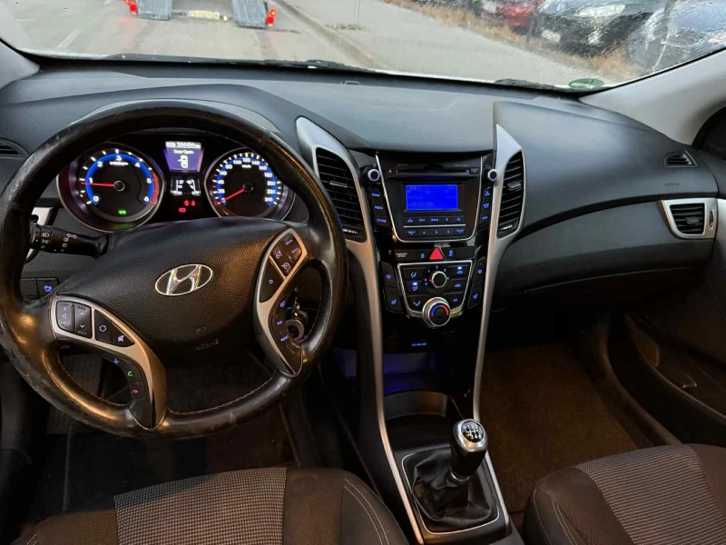 Hyundai I30 1.4CRDI 90кс / подгреви / комплект джанти, снимка 14 - Автомобили и джипове - 51724797