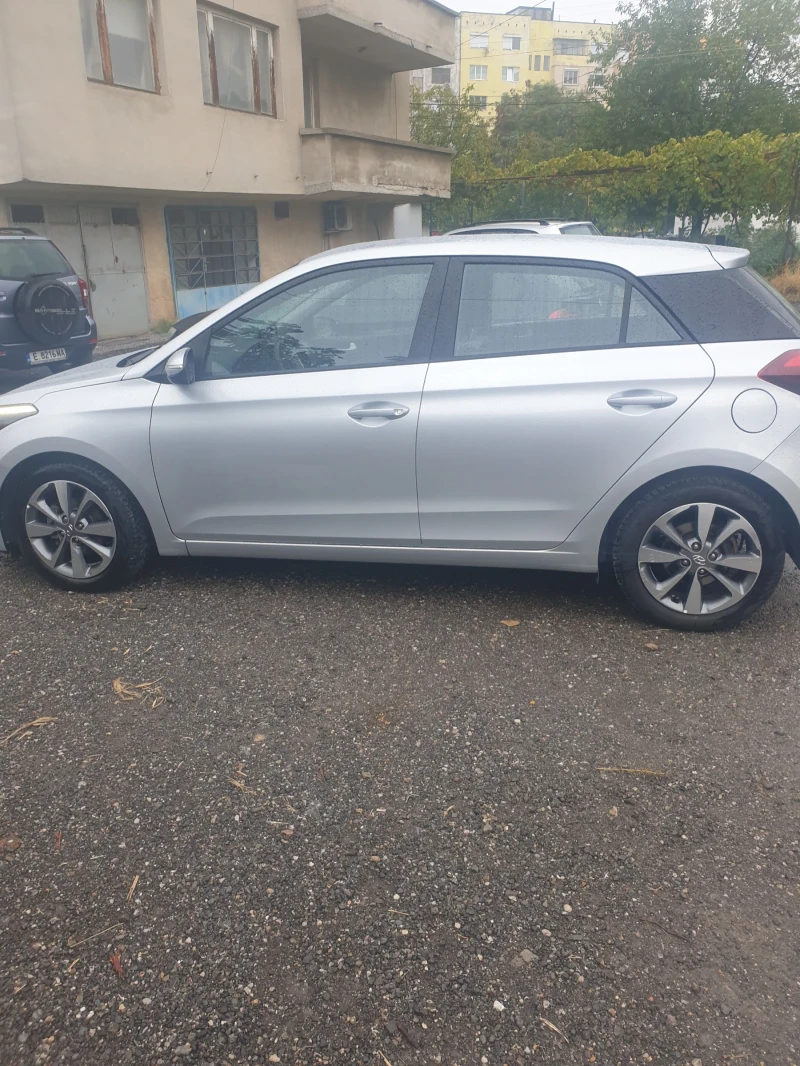 Hyundai I20, снимка 6 - Автомобили и джипове - 51962338