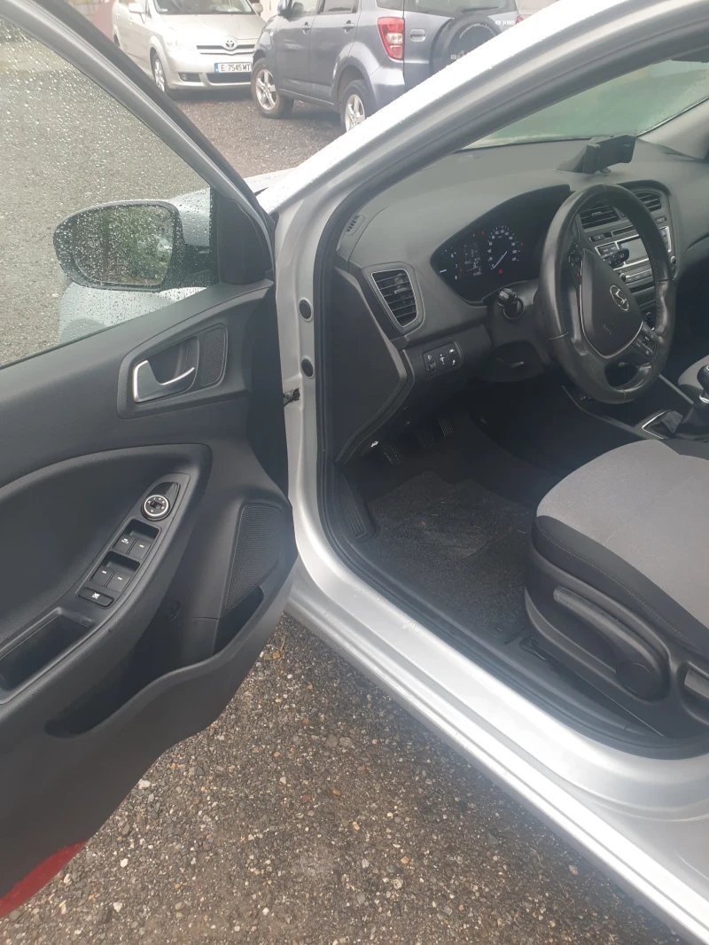 Hyundai I20, снимка 8 - Автомобили и джипове - 51962338
