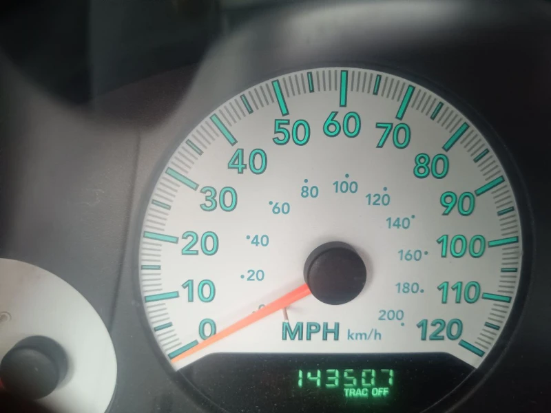 Dodge Caravan, снимка 15 - Автомобили и джипове - 52681625