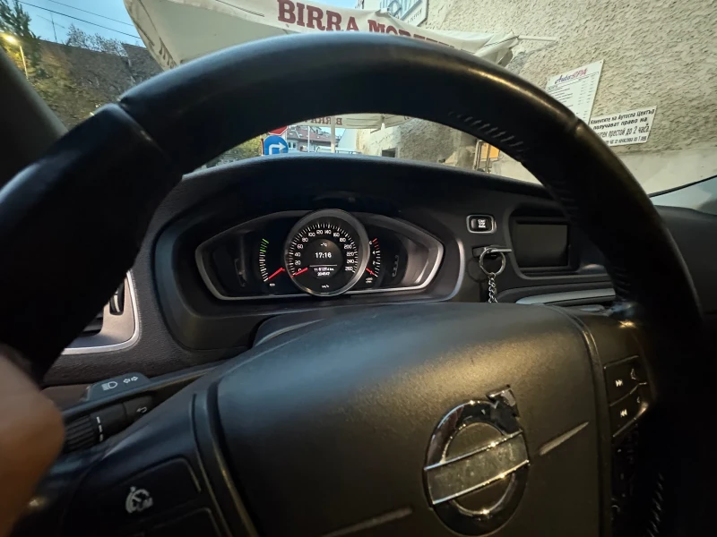 Volvo V40 Cross Country, снимка 6 - Автомобили и джипове - 53093201