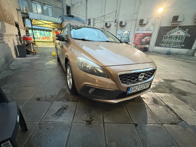 Volvo V40 Cross Country, снимка 2 - Автомобили и джипове - 53093201