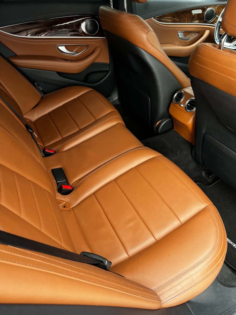 Mercedes-Benz E 350 AMG Airmatic, снимка 13 - Автомобили и джипове - 53100736