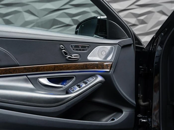Mercedes-Benz S 350 D* 4MATIC* LONG* BURMESTER* 360* PANO* HUD* ОБДУХВ, снимка 15 - Автомобили и джипове - 54970516