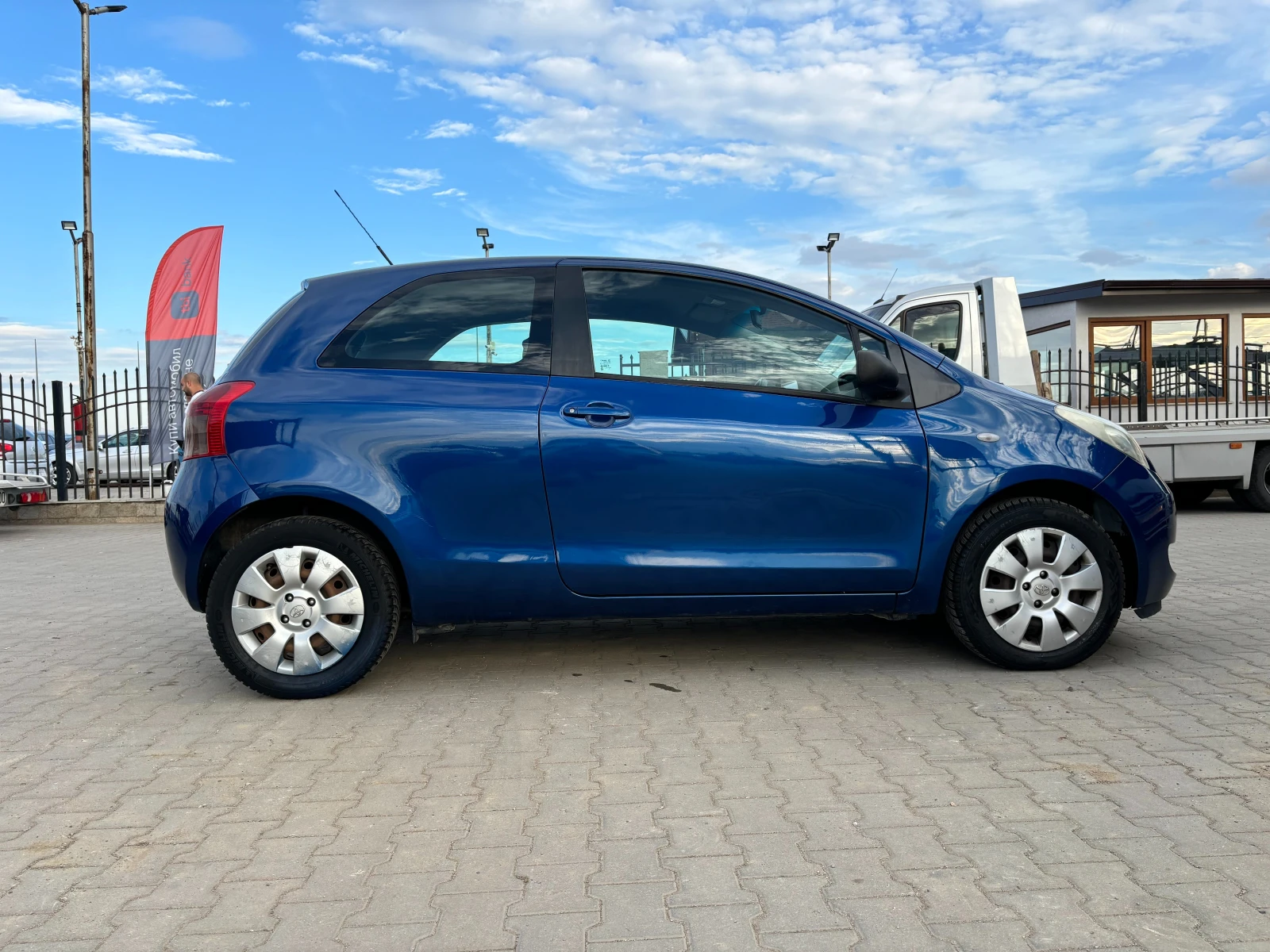 Toyota Yaris 1.0I 69hp - изображение 6