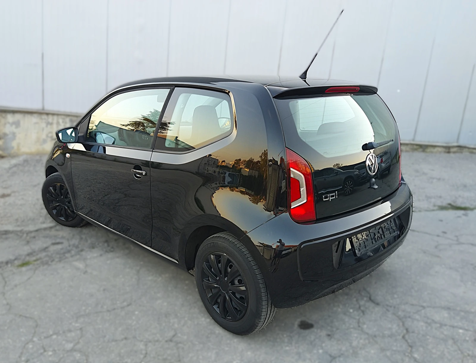 VW Up 1.0 - изображение 4