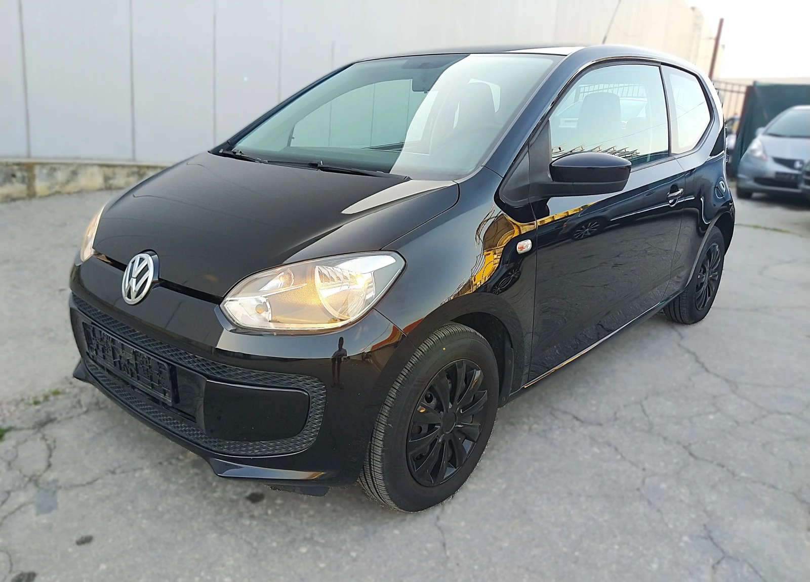 VW Up 1.0 - изображение 3
