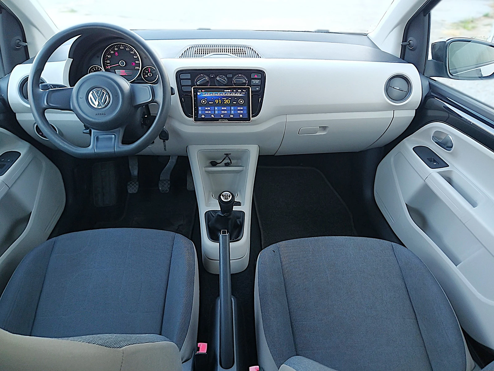 VW Up 1.0 - изображение 9