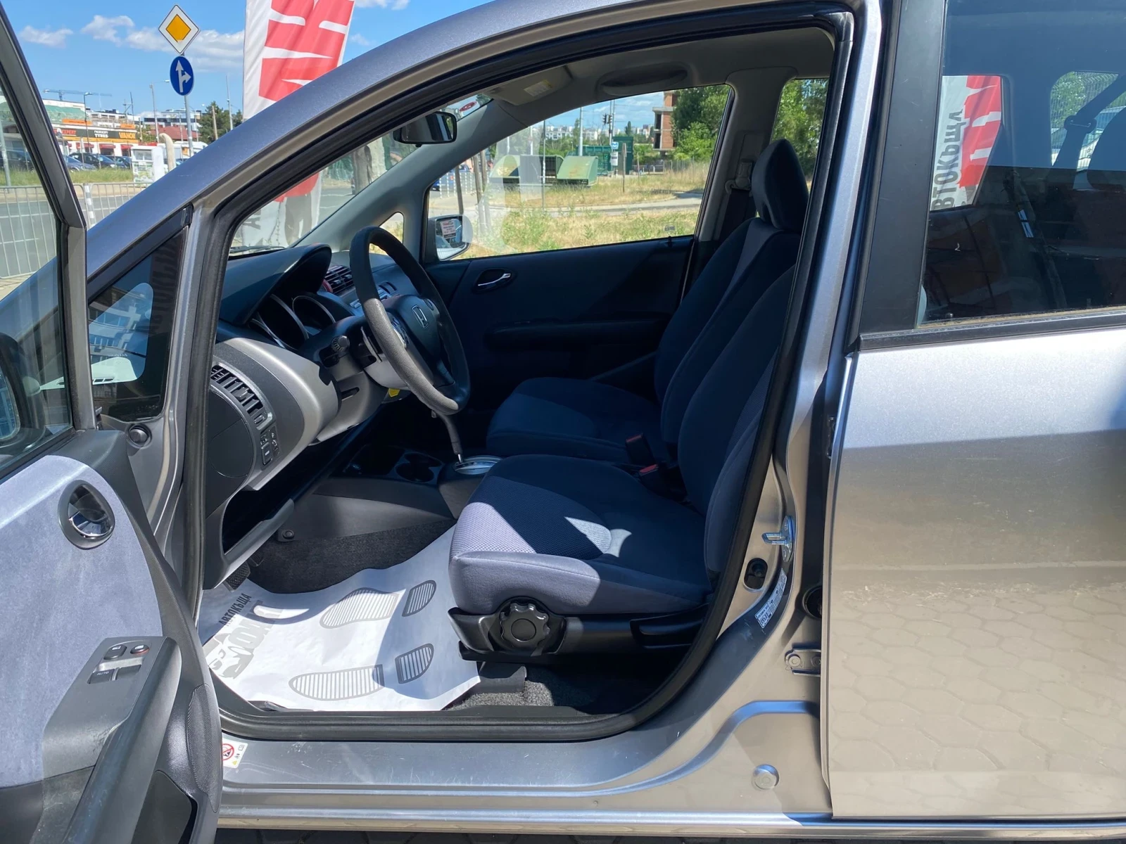 Honda Jazz 1.3i/AVTOMAT - изображение 8