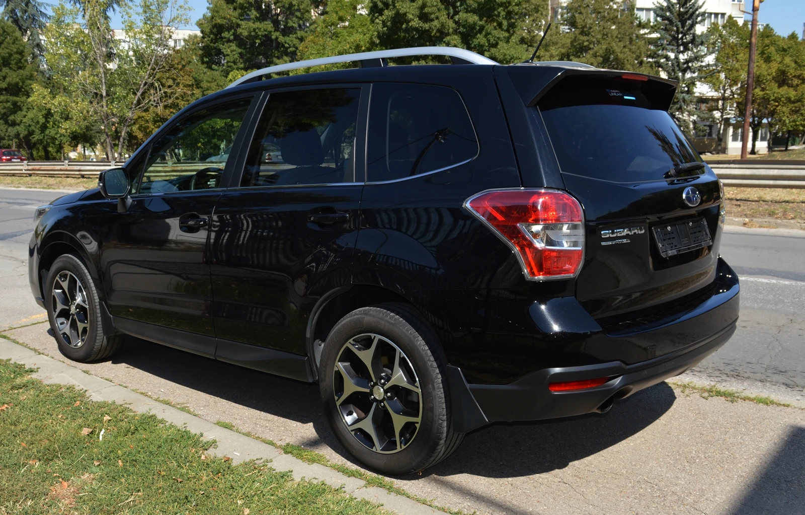 Subaru Forester 2.0XT - AWD FULL ШВЕЙЦАРИЯ - изображение 6
