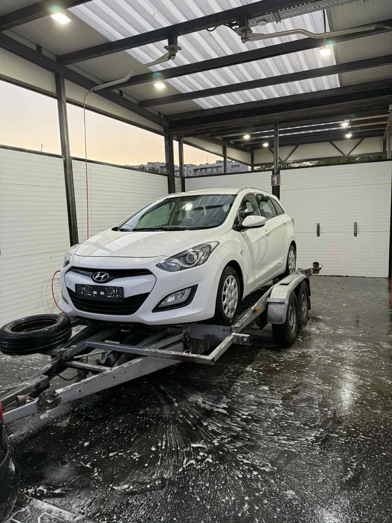 Hyundai I30 1.4CRDI 90кс / подгреви / комплект джанти - изображение 4
