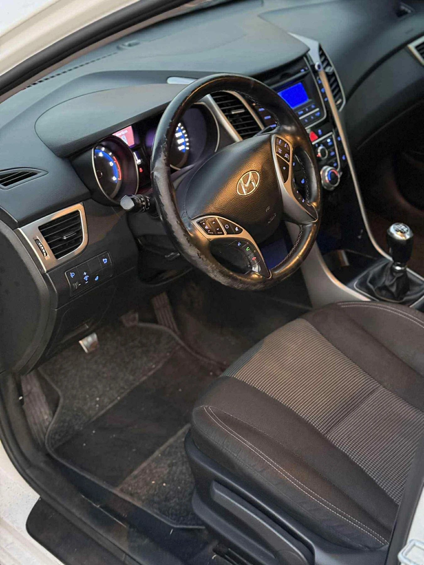 Hyundai I30 1.4CRDI 90 /  /   | Mobile.bg   12