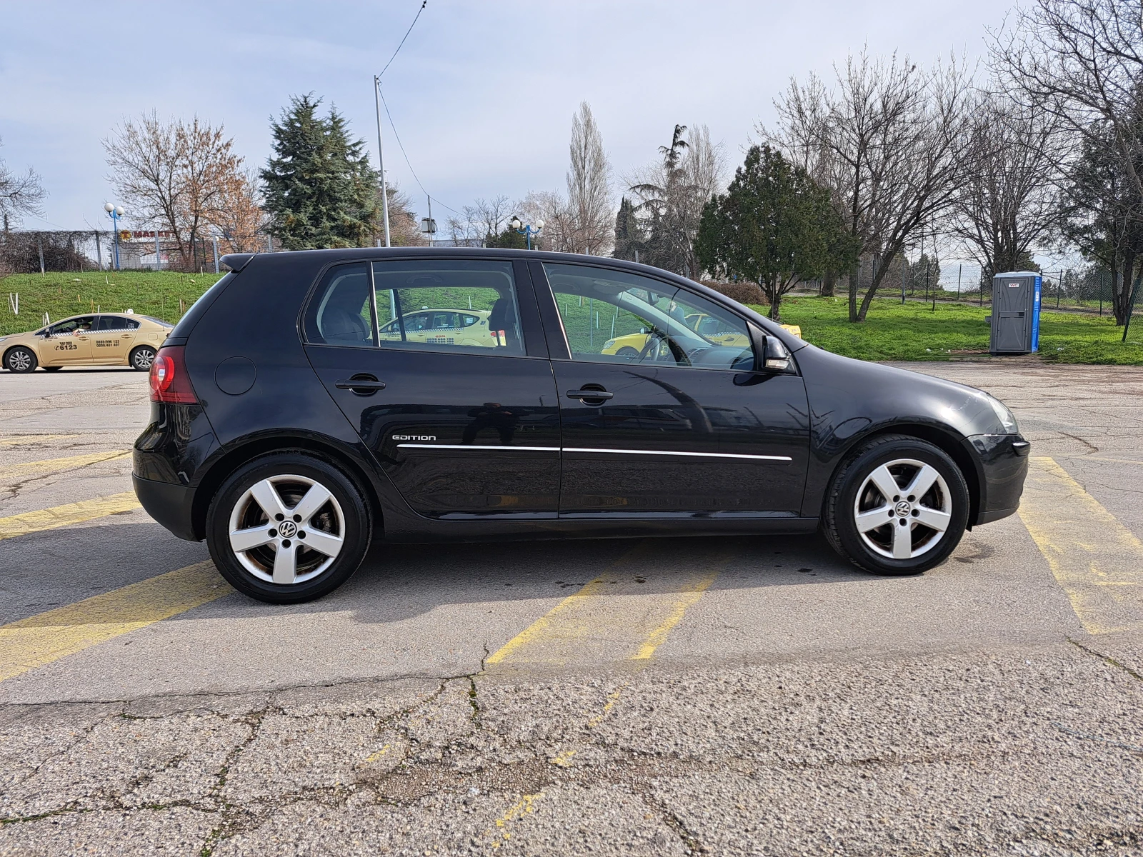 VW Golf 1, 9 TDI Edition - изображение 3