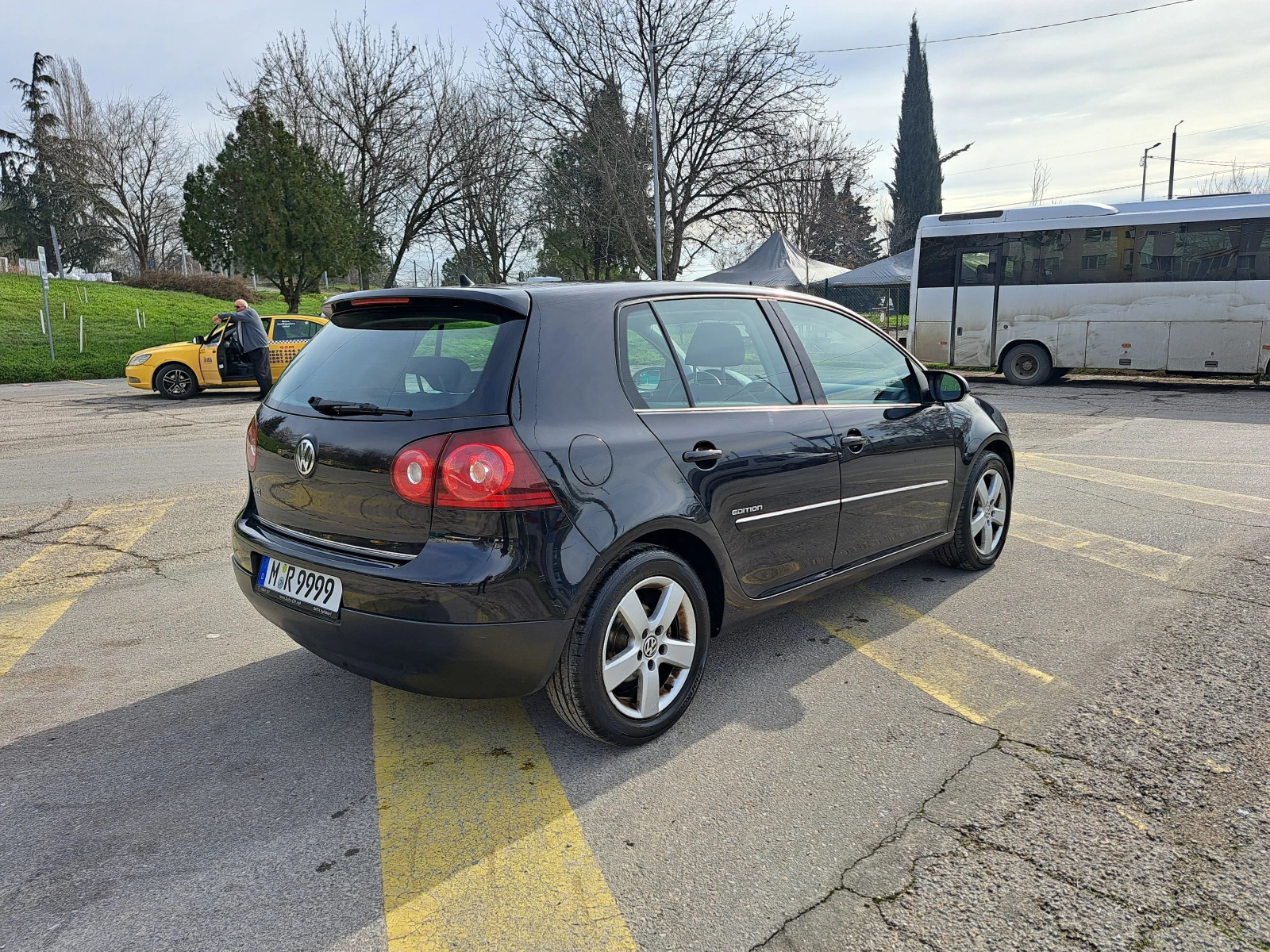 VW Golf 1, 9 TDI Edition - изображение 4