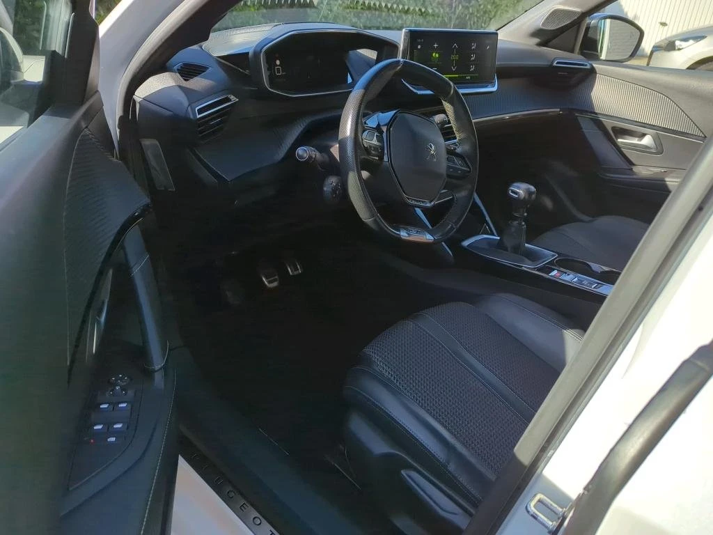 Peugeot 208 1.2 GT Line, снимка 11 - Автомобили и джипове - 53945281