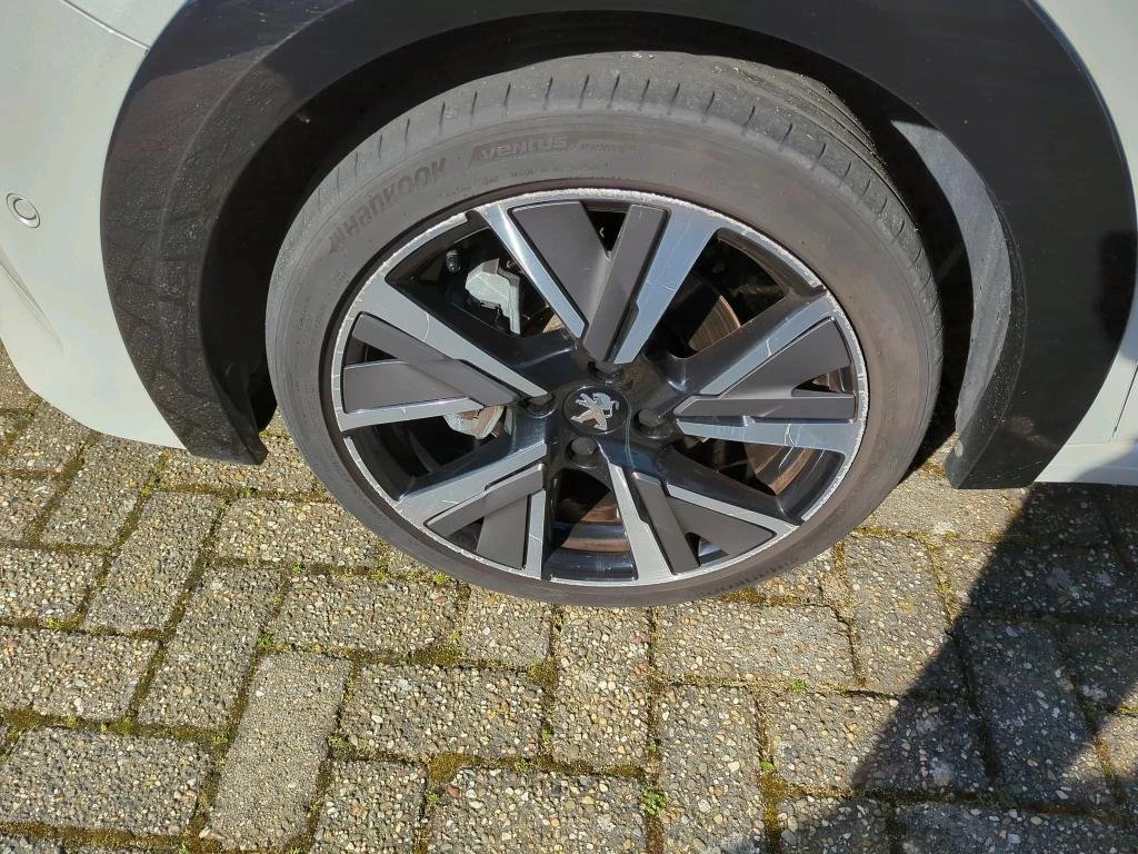 Peugeot 208 1.2 GT Line, снимка 9 - Автомобили и джипове - 53945281