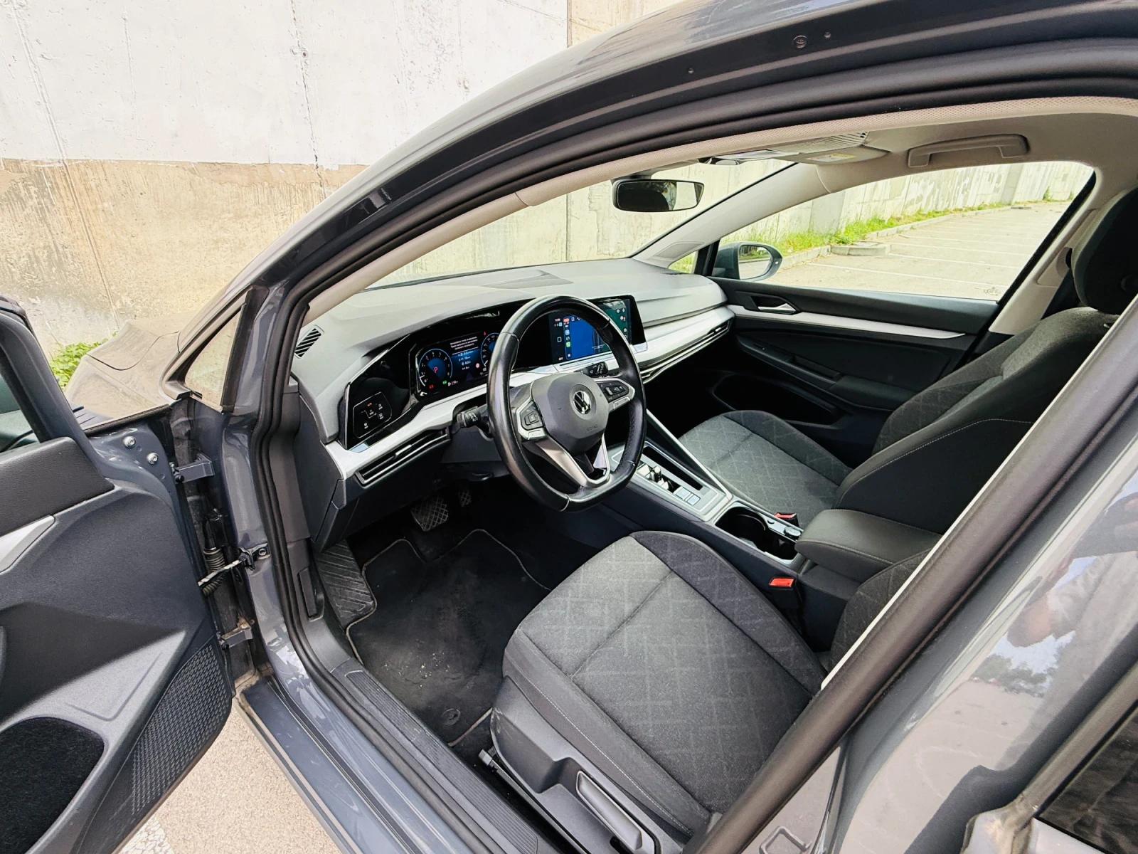 VW Golf 1.5 eTSI/ DSG/ LIFE/ 12м Гаранция / Реални КМ, снимка 9 - Автомобили и джипове - 54736343