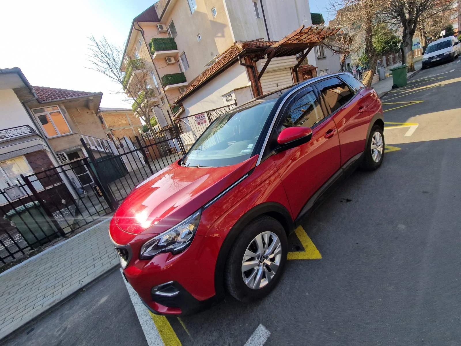 Peugeot 3008 1.5 --130к.с