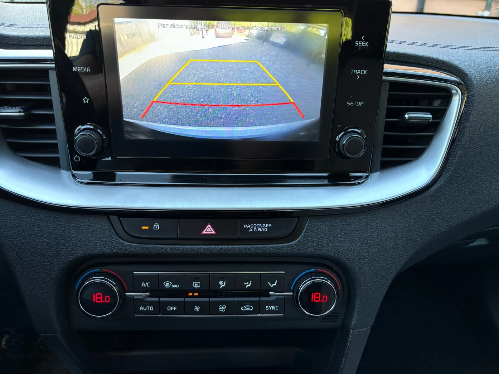 Kia XCeed 1.6 CRDI AVTOMAT LED CAMERA CAR PLAY, снимка 14 - Автомобили и джипове - 55538461