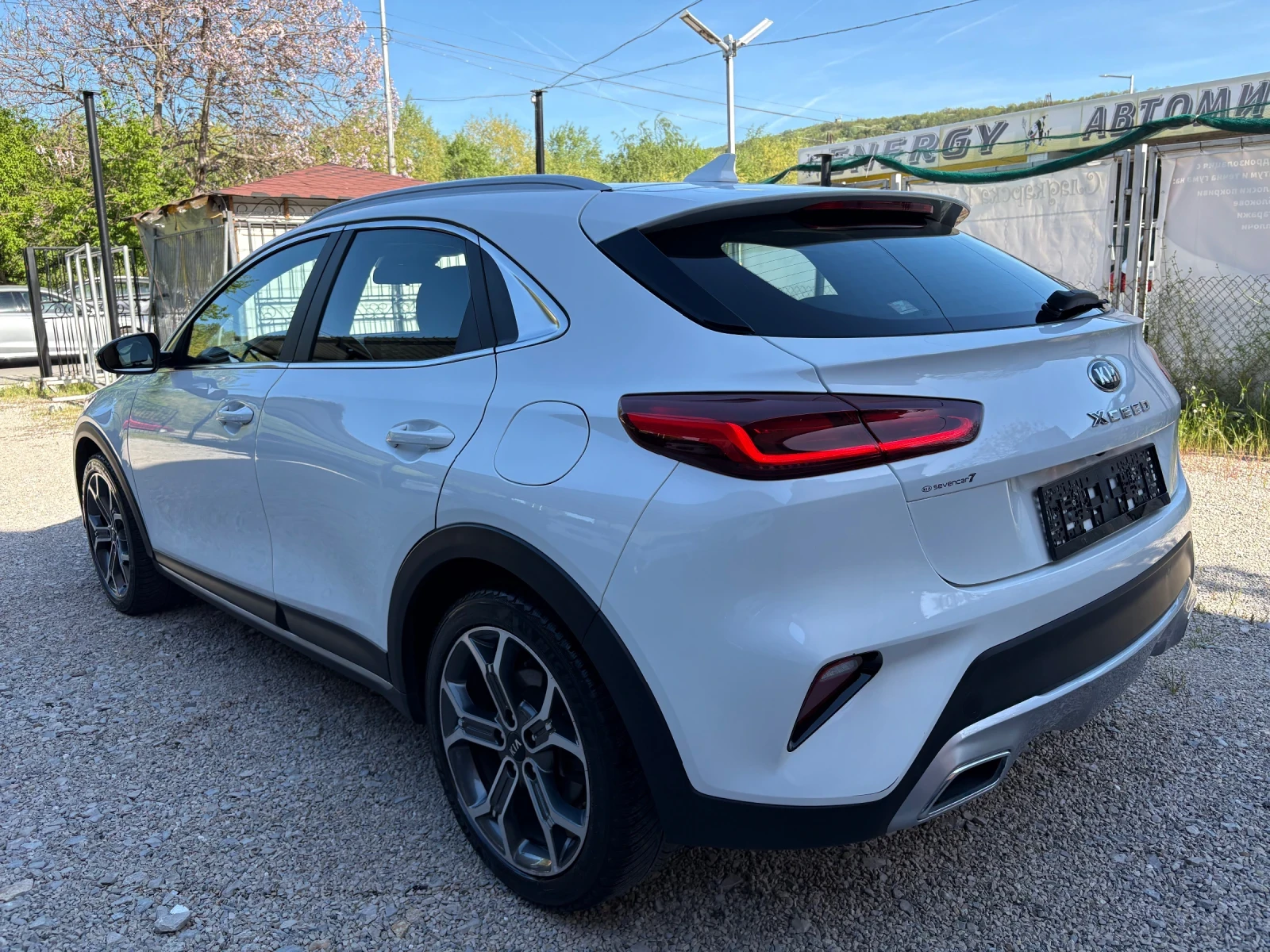 Kia XCeed 1.6 CRDI AVTOMAT LED CAMERA CAR PLAY, снимка 3 - Автомобили и джипове - 55538461