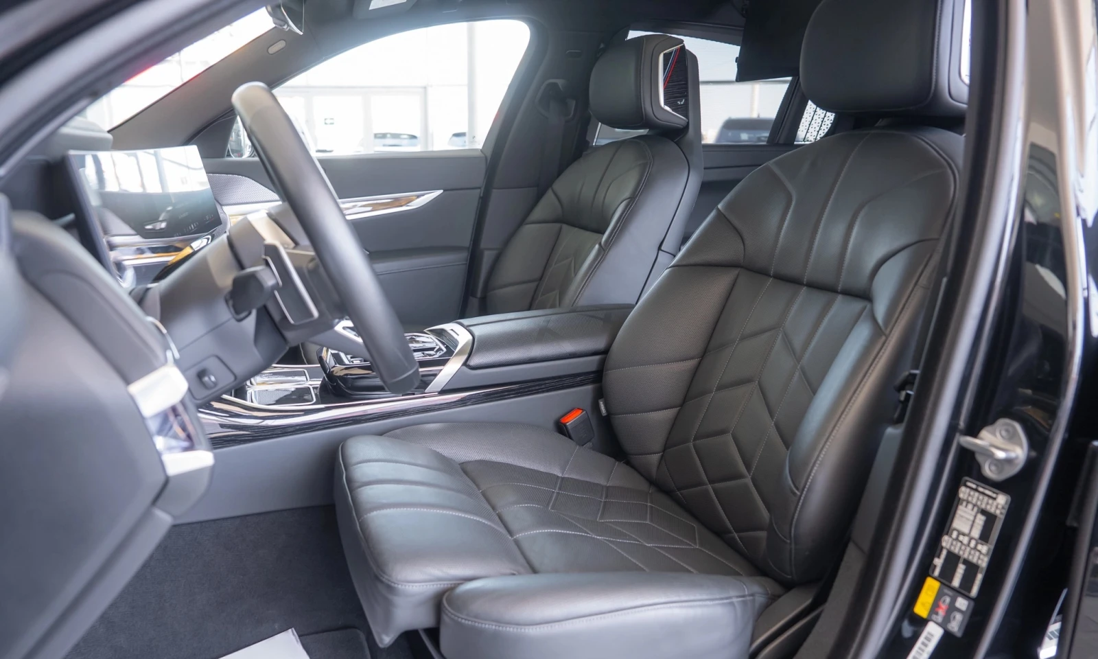 BMW 750 e xDrive Plug-in Hybrid разход 1.0- 1.5л. на 100км, снимка 6 - Автомобили и джипове - 55401172