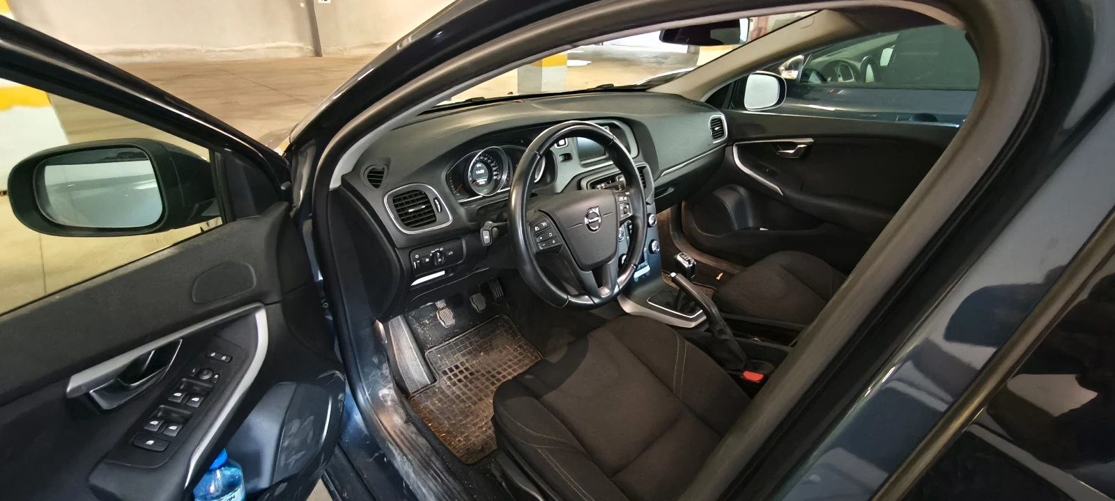 Volvo V40 D2, снимка 3 - Автомобили и джипове - 55888027