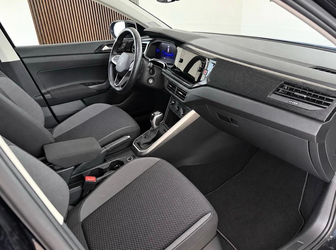 VW Taigo, снимка 8 - Автомобили и джипове - 56255354