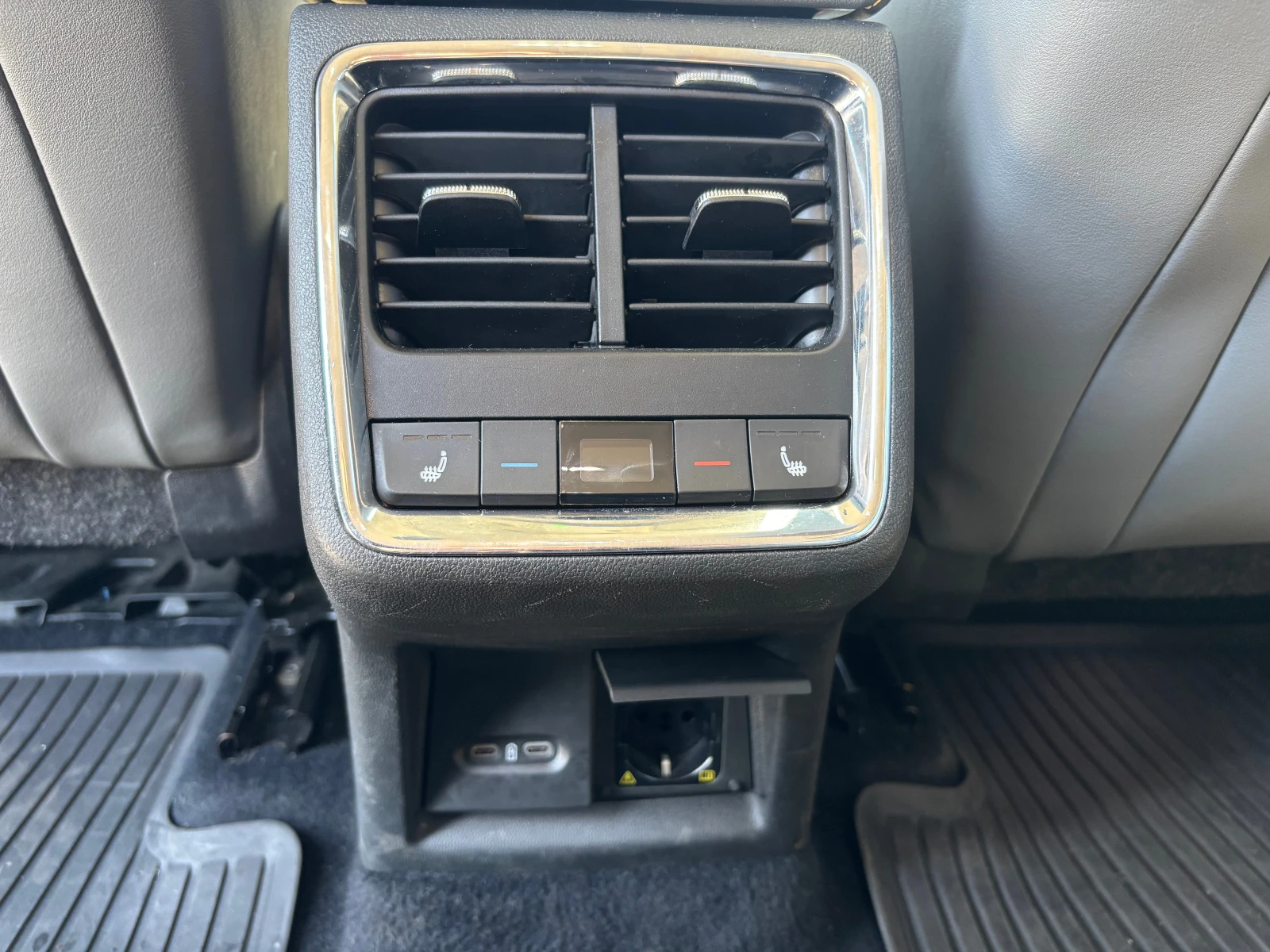 Skoda Enyaq 80 MATRIX Термопомпа, снимка 15 - Автомобили и джипове - 56426926