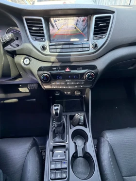 Hyundai Tucson 2.0 CRDI/4x4/Автоматик/Панорама/Кожа/Швейцария , снимка 16