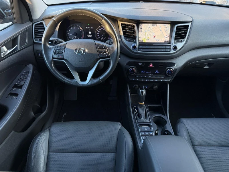Hyundai Tucson 2.0 CRDI/4x4/Автоматик/Панорама/Кожа/Швейцария , снимка 12 - Автомобили и джипове - 53000931