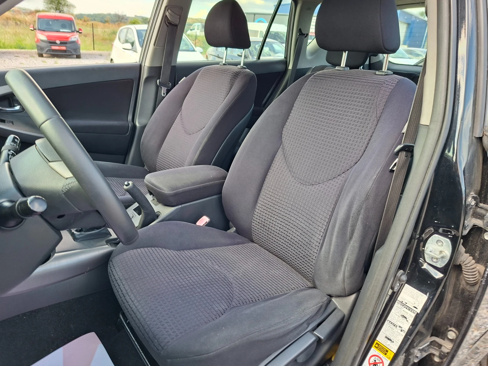Toyota Rav4 2.2D* 6-Speed.* 36м. х 153EUR. * , снимка 9 - Автомобили и джипове - 52212866