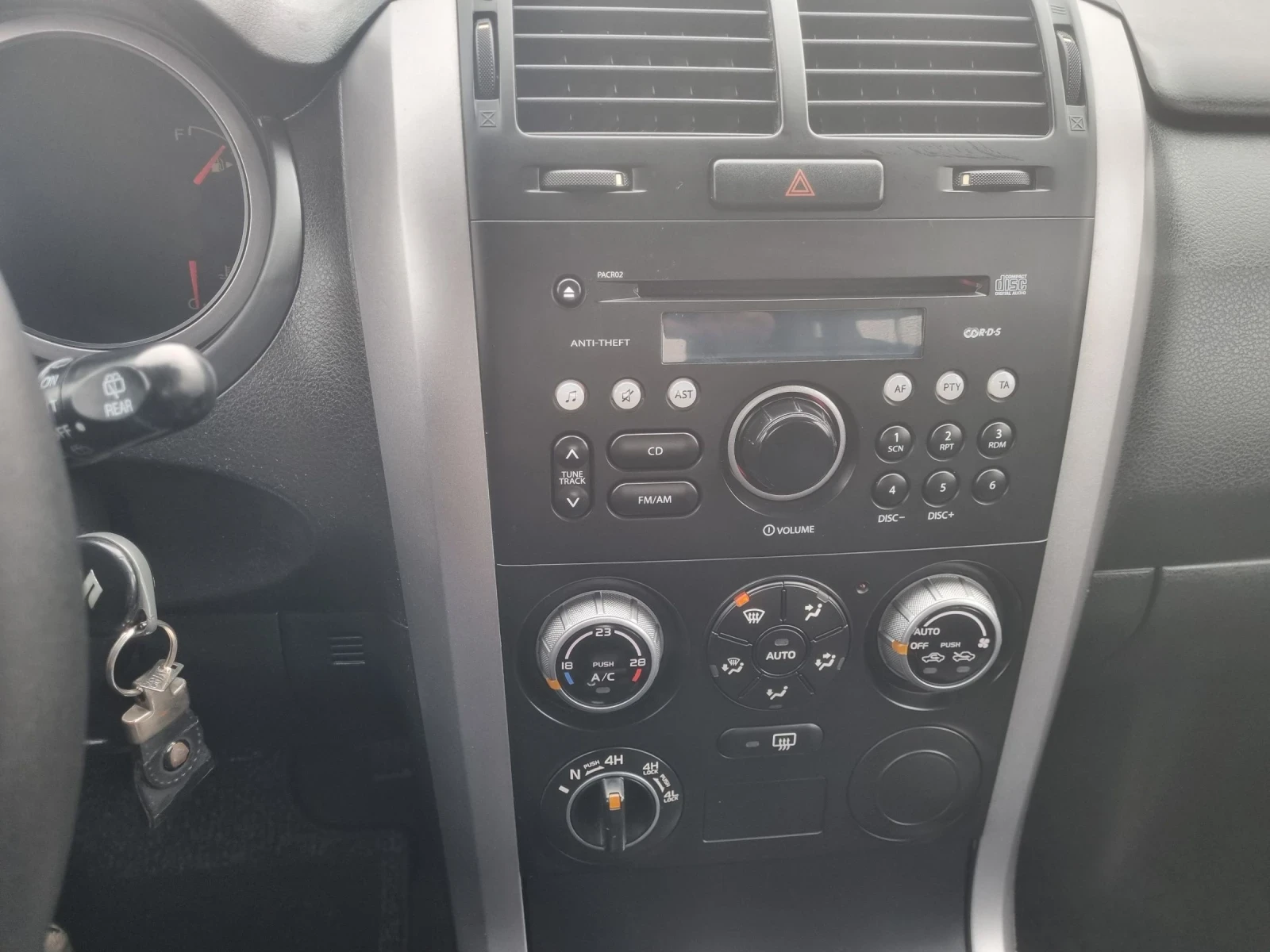 Suzuki Grand vitara 1.9DISEL 4?4 - изображение 10