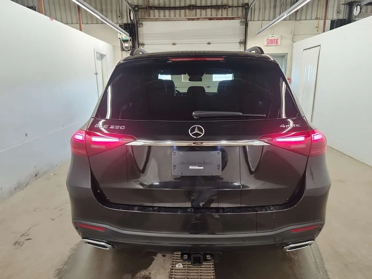 Mercedes-Benz GLE 350  * BURMESTER* MEMORY* AMBIENT* CARFAX * , снимка 17 - Автомобили и джипове - 53705727
