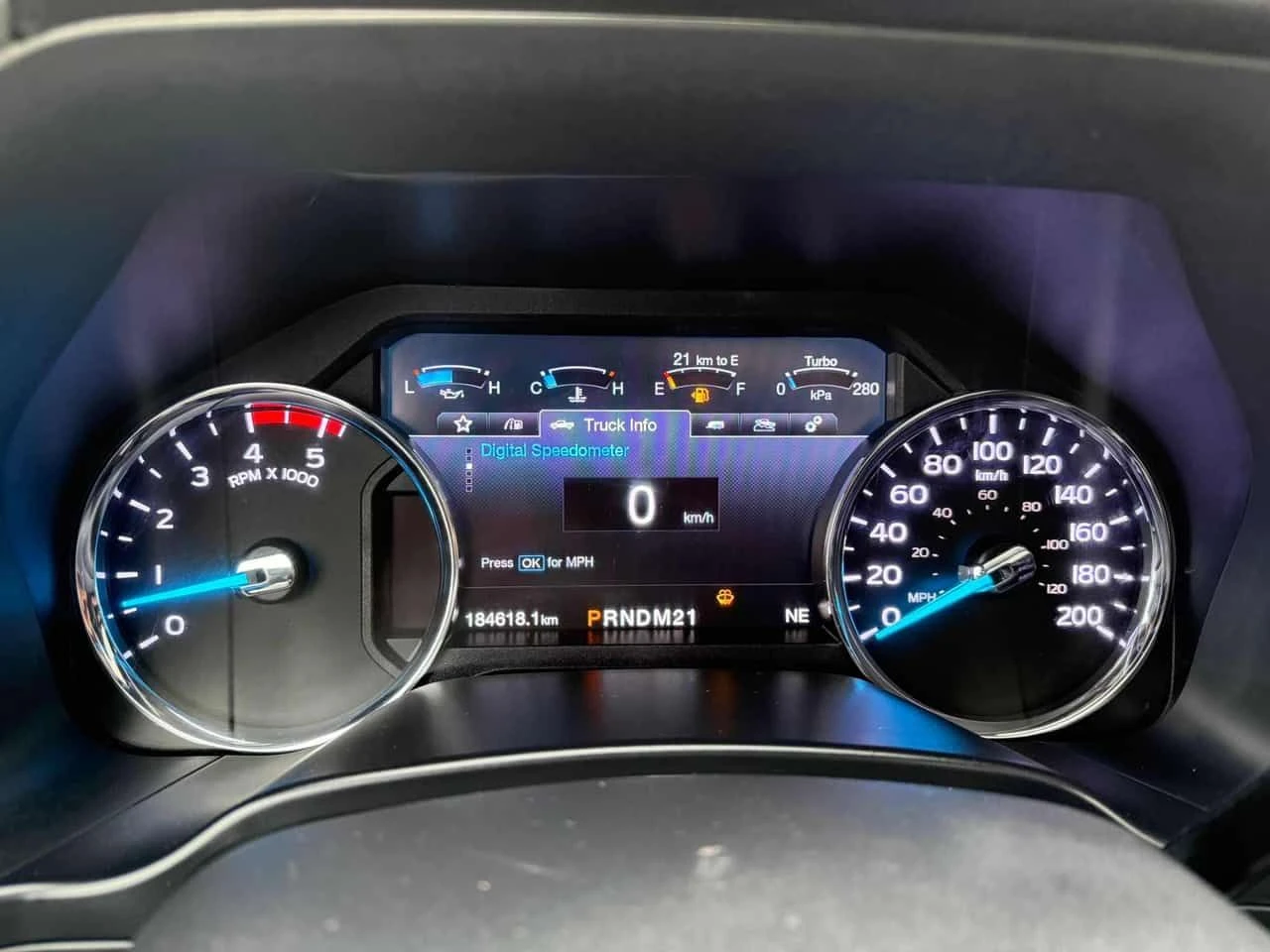 Ford F250 * 4WD Crew Cab Box * CARFAX * ПОДГРЕВИ* ОБДУХВАНЕ - изображение 7