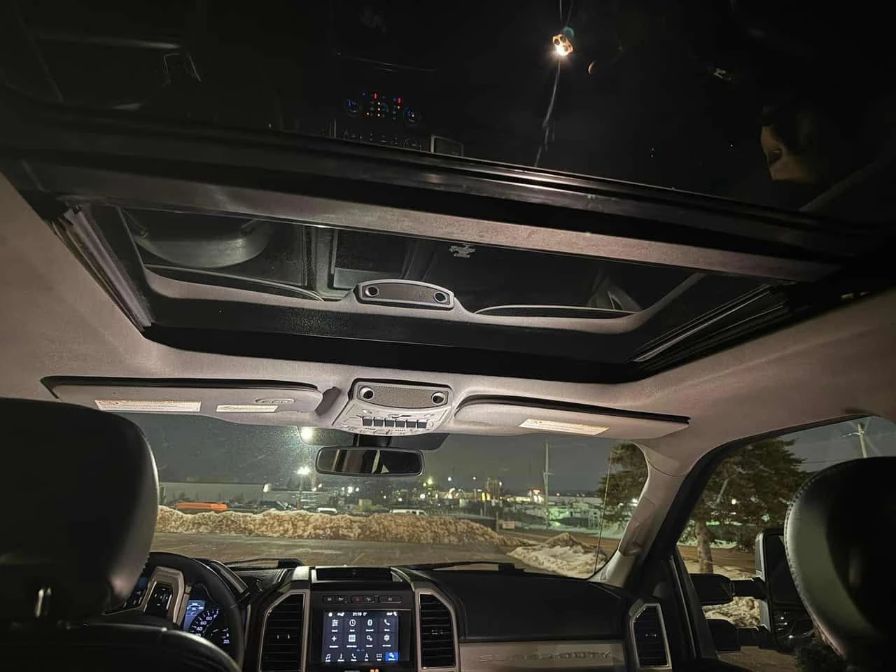 Ford F250 * 4WD Crew Cab Box * CARFAX * ПОДГРЕВИ* ОБДУХВАНЕ, снимка 13 - Автомобили и джипове - 53733557