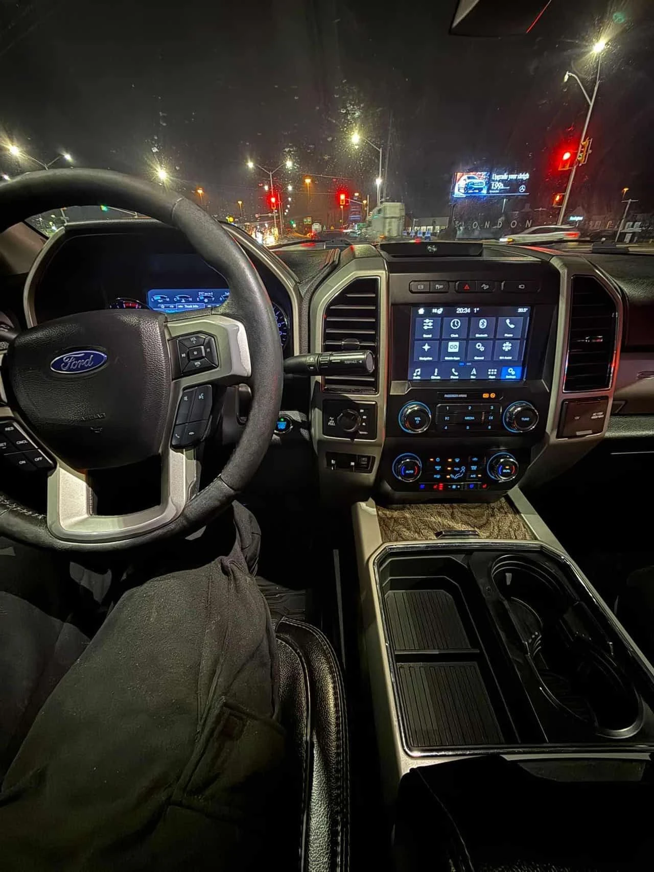 Ford F250 * 4WD Crew Cab Box * CARFAX * ПОДГРЕВИ* ОБДУХВАНЕ - изображение 8