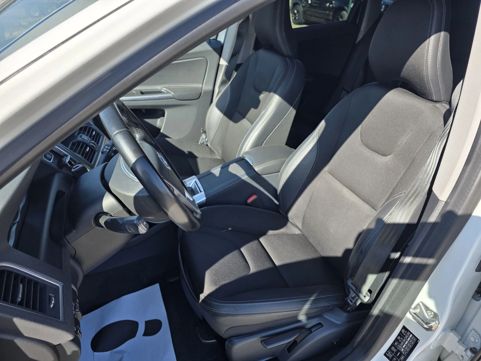 Volvo XC60 2.4 D5 AWD 215kc Лизинг, снимка 11 - Автомобили и джипове - 53814068