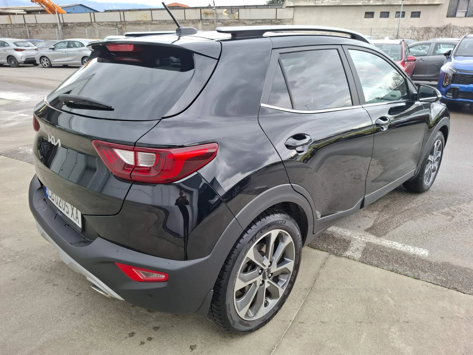 Kia Stonic 1.0 EX Турбо Гаранция, снимка 4 - Автомобили и джипове - 54108748