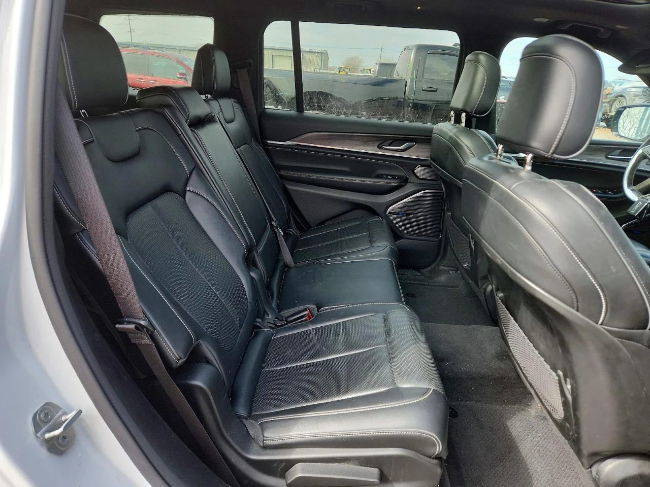 Jeep Grand cherokee 3.6l L Overland, снимка 10 - Автомобили и джипове - 54416282
