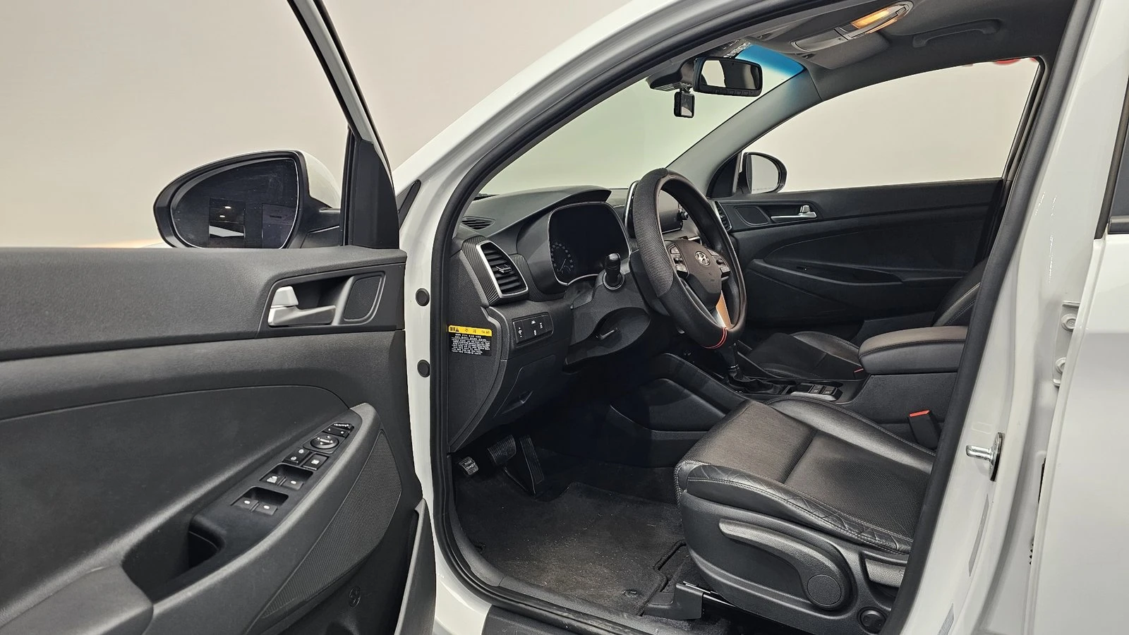 Hyundai Tucson 2.0* KEYLESS* КРАЙНА ЦЕНА, снимка 10 - Автомобили и джипове - 55318953
