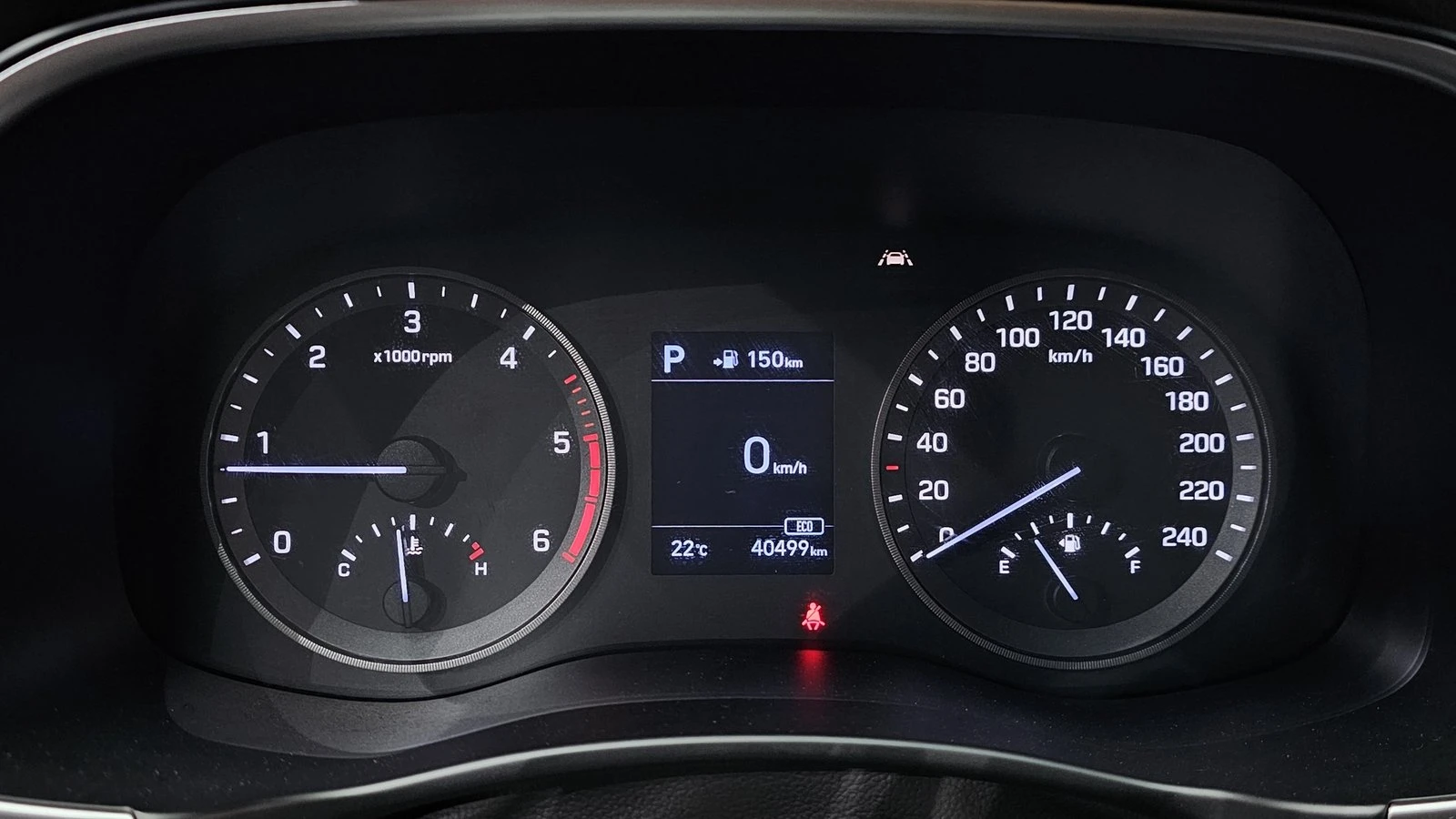Hyundai Tucson 2.0* KEYLESS* КРАЙНА ЦЕНА, снимка 8 - Автомобили и джипове - 55318953