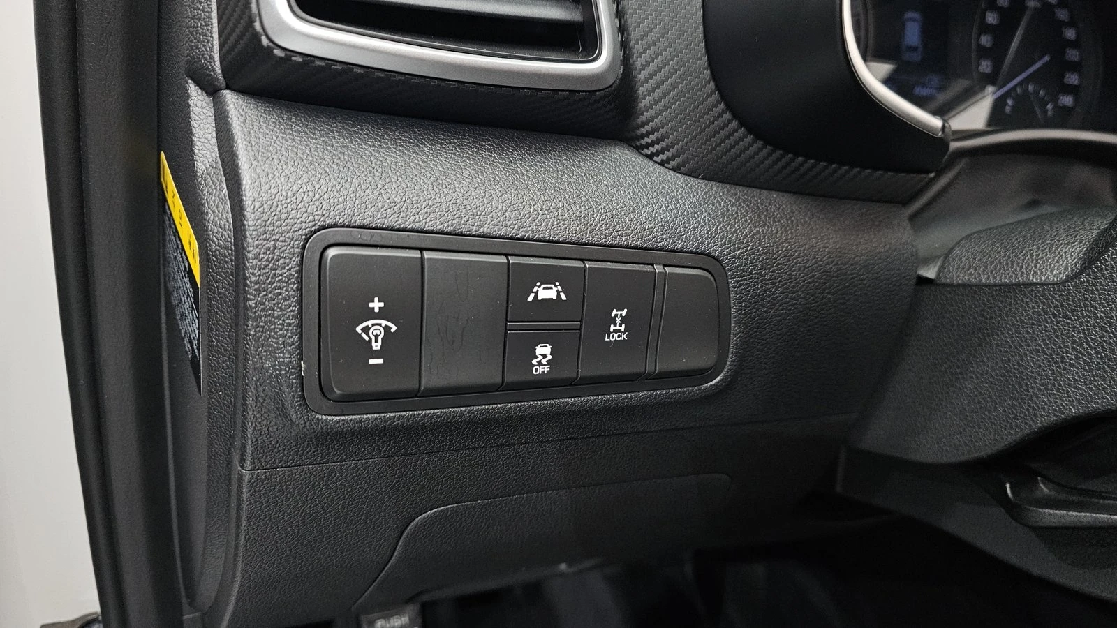 Hyundai Tucson 2.0* KEYLESS* КРАЙНА ЦЕНА, снимка 16 - Автомобили и джипове - 55318953
