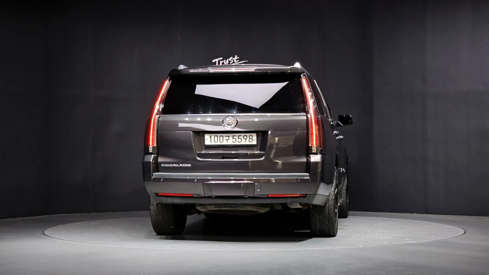 Cadillac Escalade 6.2* BLIND SPOT* ПОДГРЕВ ВОЛАН* ЛЮК* КРАЙНА ЦЕНА, снимка 4 - Автомобили и джипове - 55496092