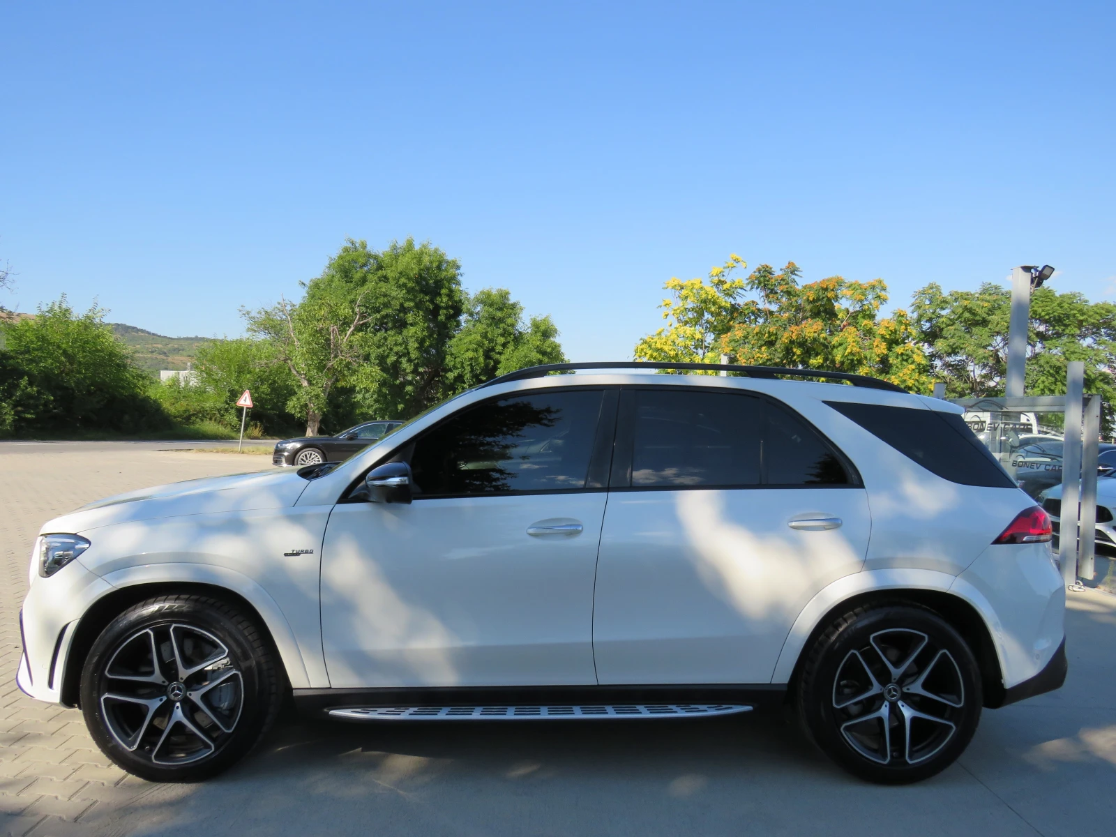 Mercedes-Benz GLE 53 4MATIC * PANORAMA SOFT CLOSE BURMESTER 360  FULL* , снимка 8 - Автомобили и джипове - 55542236