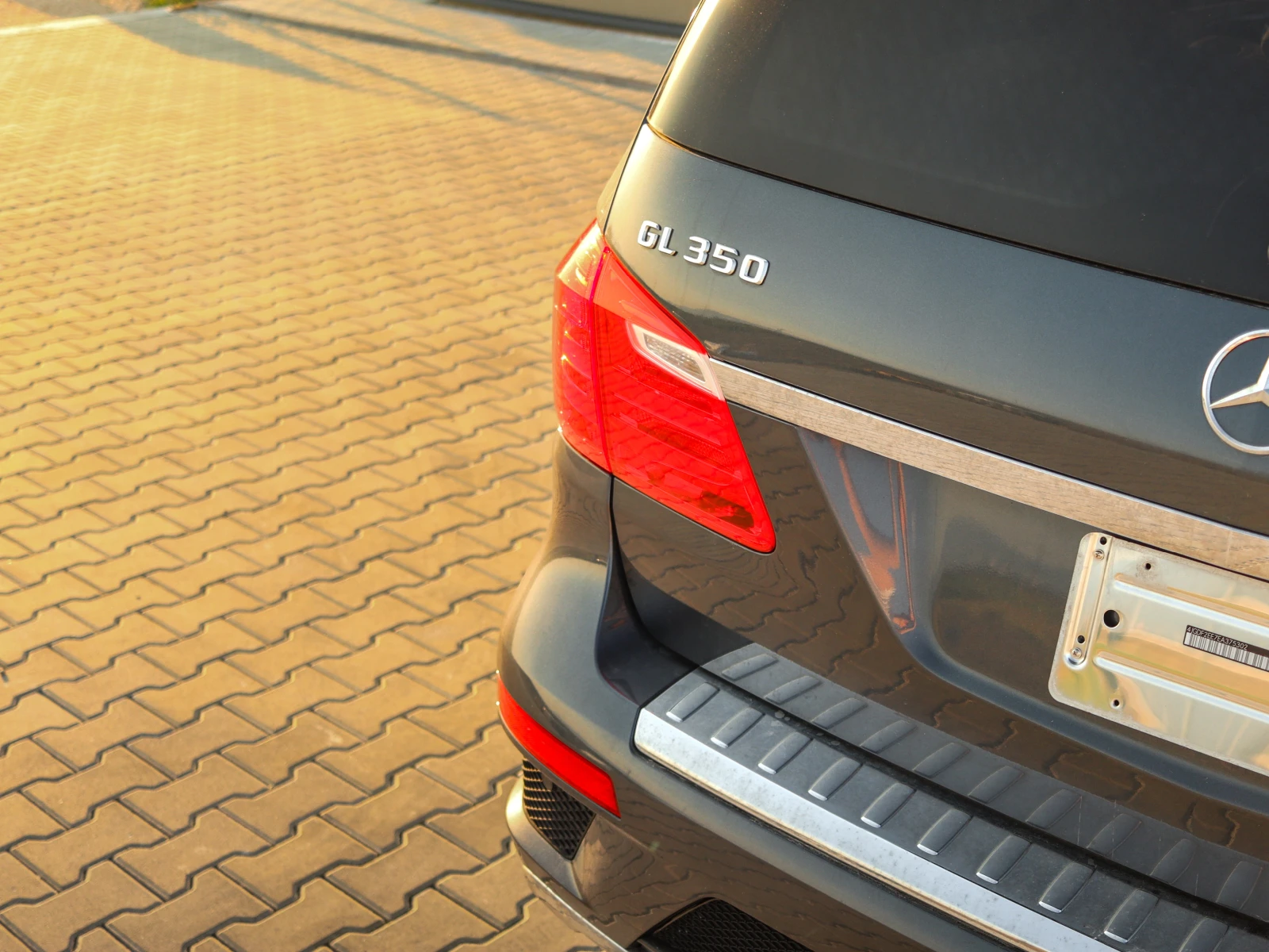 Mercedes-Benz GL 350 НАЛИЧНА В БЪЛГАРИЯ* AMG PACK* BlueTEC* ВАКУУМ* 360, снимка 9 - Автомобили и джипове - 55613393