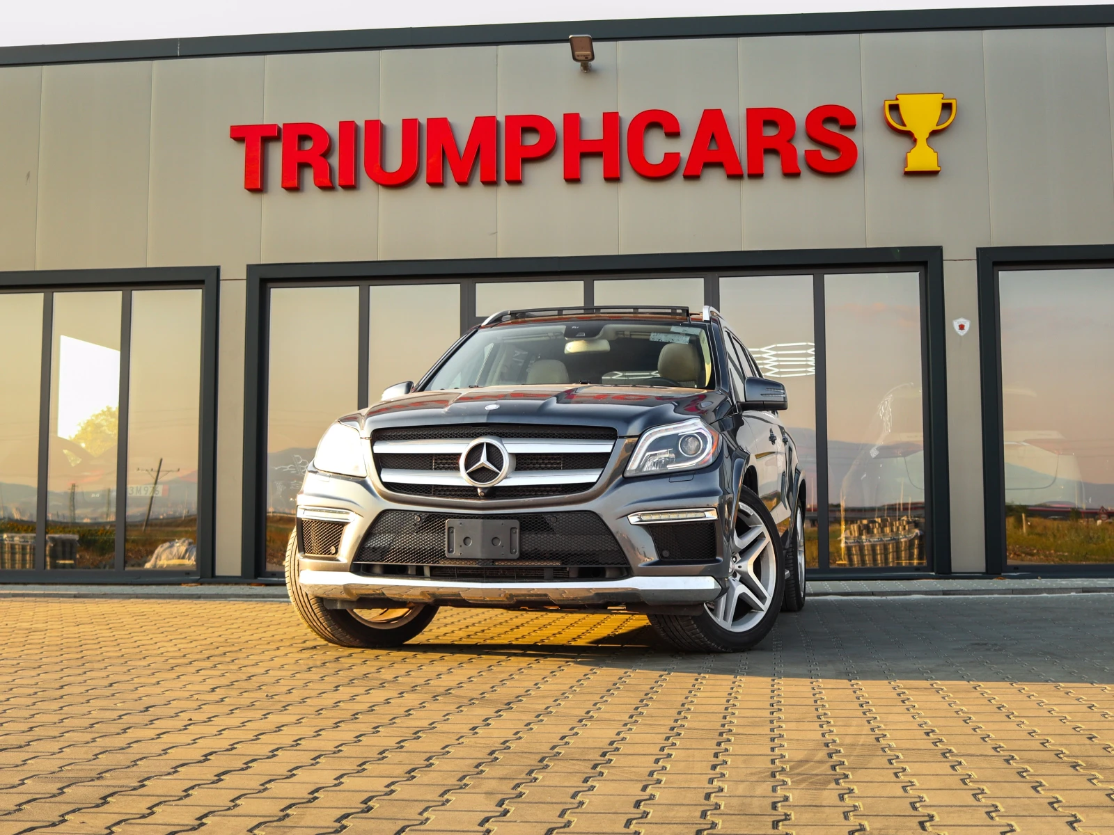 Mercedes-Benz GL 350 НАЛИЧНА В БЪЛГАРИЯ* AMG PACK* BlueTEC* ВАКУУМ* 360, снимка 2 - Автомобили и джипове - 55613393