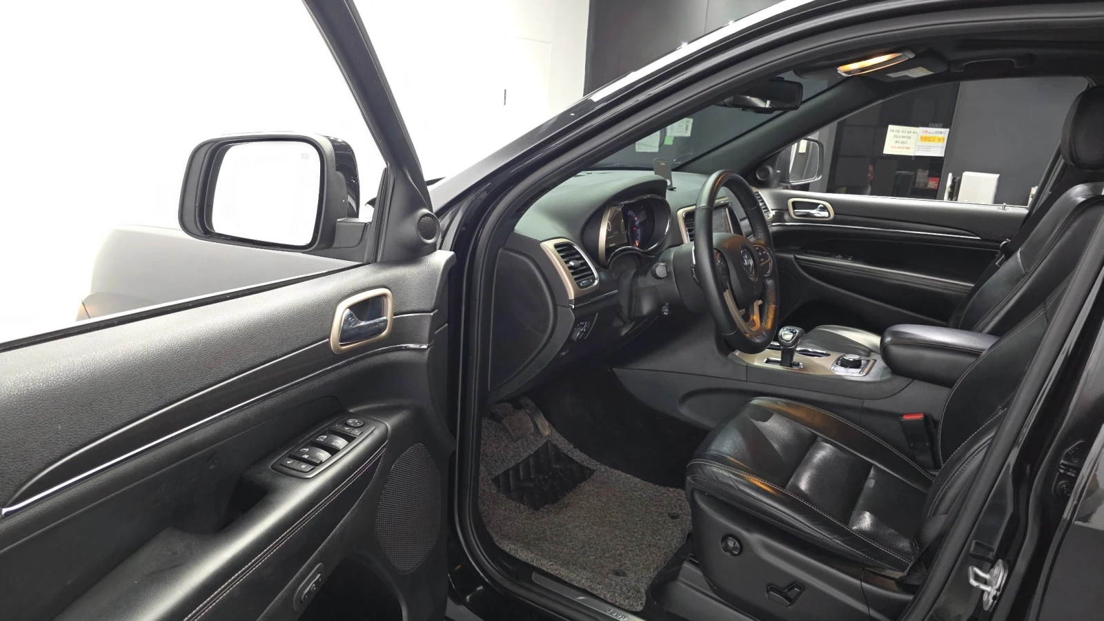 Jeep Grand cherokee 3.6 Limited * ОБДУХ * ПАНО * КАМЕРА, снимка 13 - Автомобили и джипове - 55625841