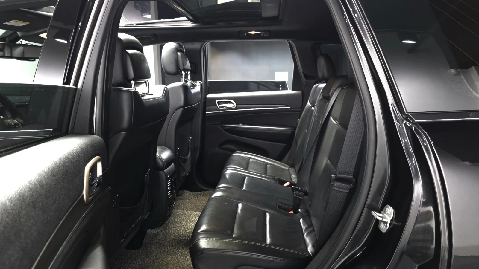 Jeep Grand cherokee 3.6 Limited * ОБДУХ * ПАНО * КАМЕРА, снимка 14 - Автомобили и джипове - 55625841
